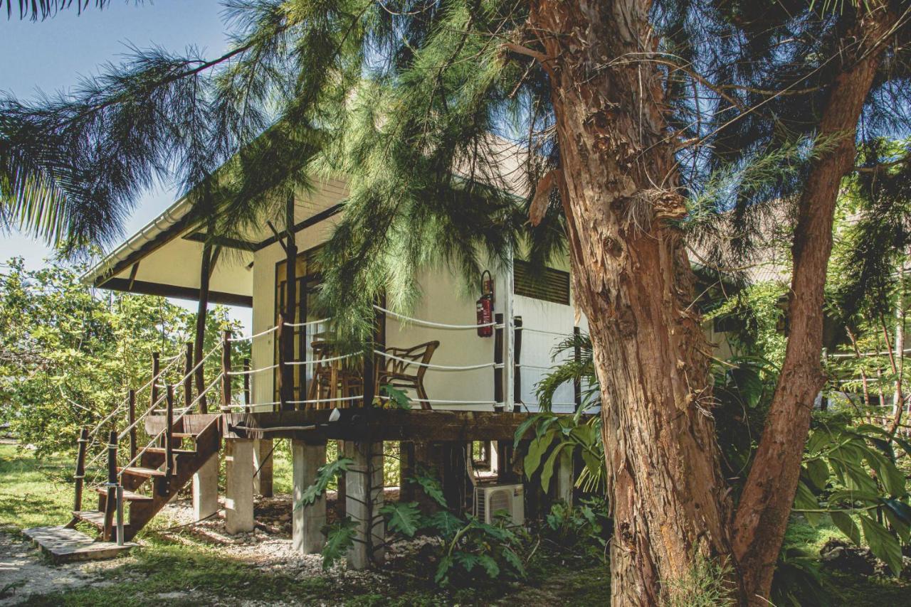 Le Coconut Lodge Avatoru 外观 照片